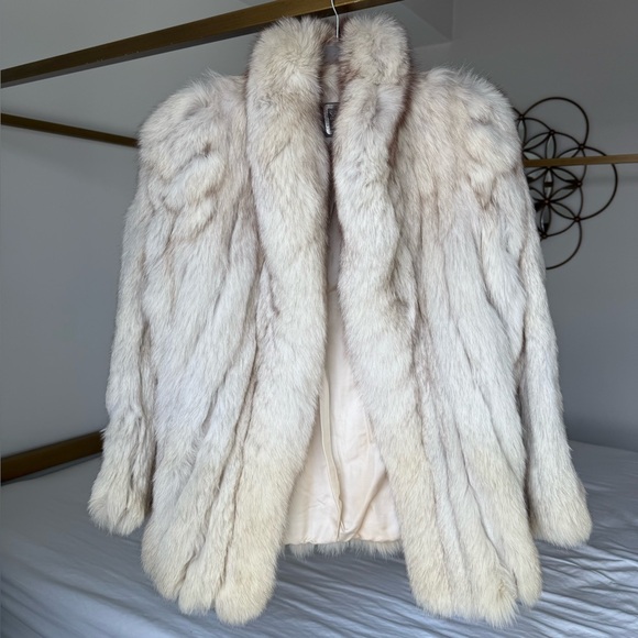 Saga Furs Jackets & Blazers - SAGA FOX Natural Blue Fox Fur Coat Women’s S Finland Origin 100% Bemberg Lining